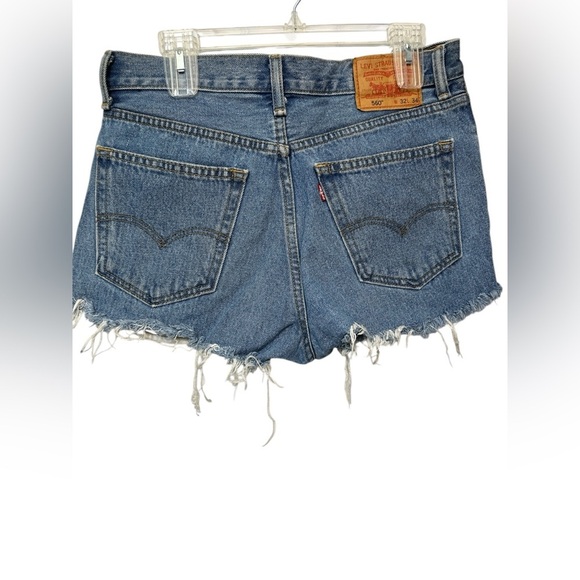 Levi’s Cut Off Denim Frayed Hem Women's Shorts - Picture 2 of 4